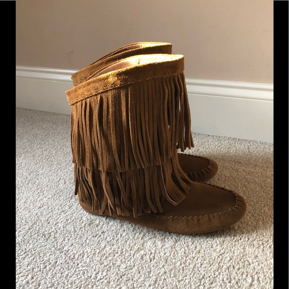 Minnetonka Shoes - NWOT Minnetonka Double Fringe Booties